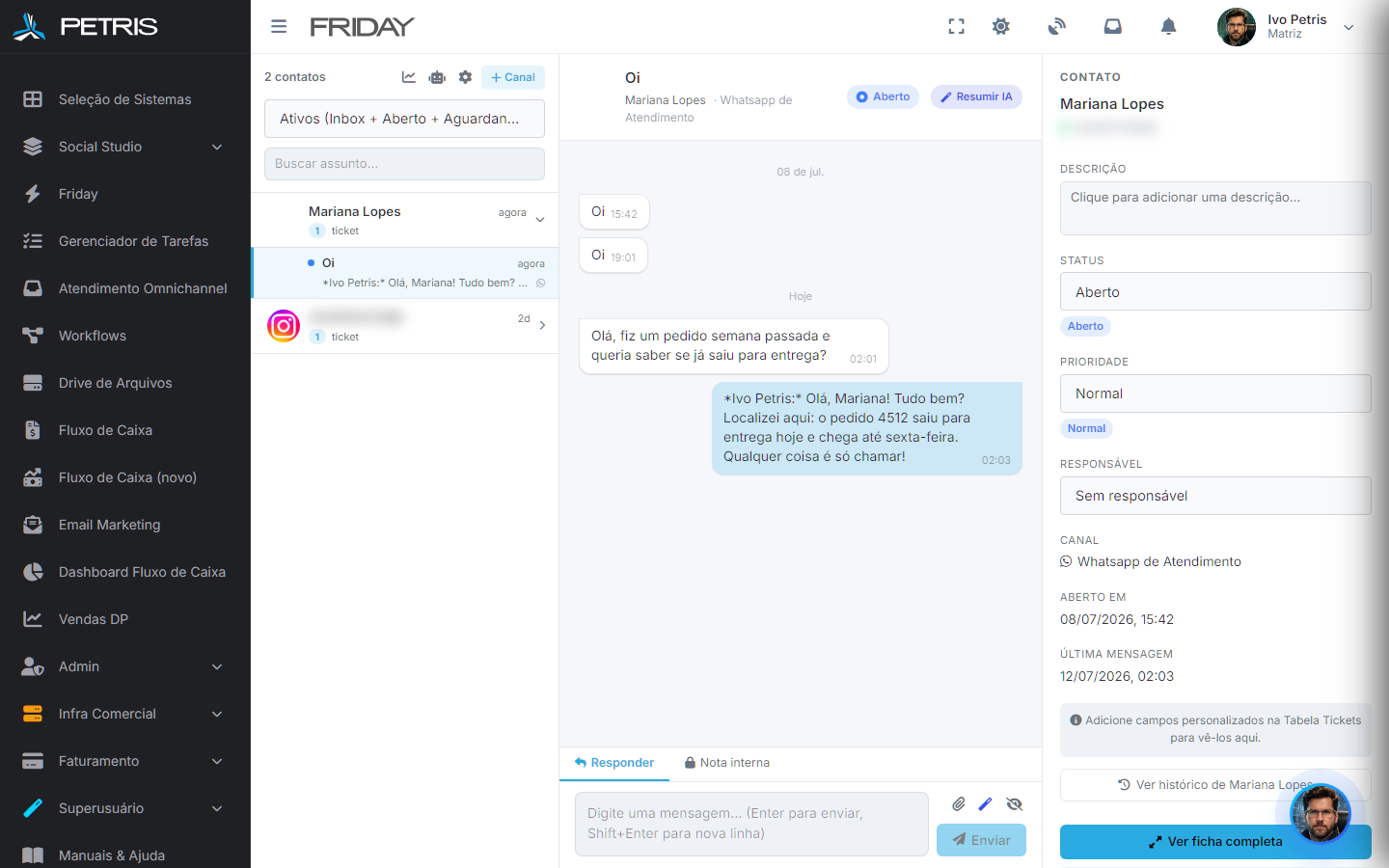 Inbox Omnichannel com conversa de WhatsApp: cliente pergunta sobre um pedido e o atendente responde pela plataforma